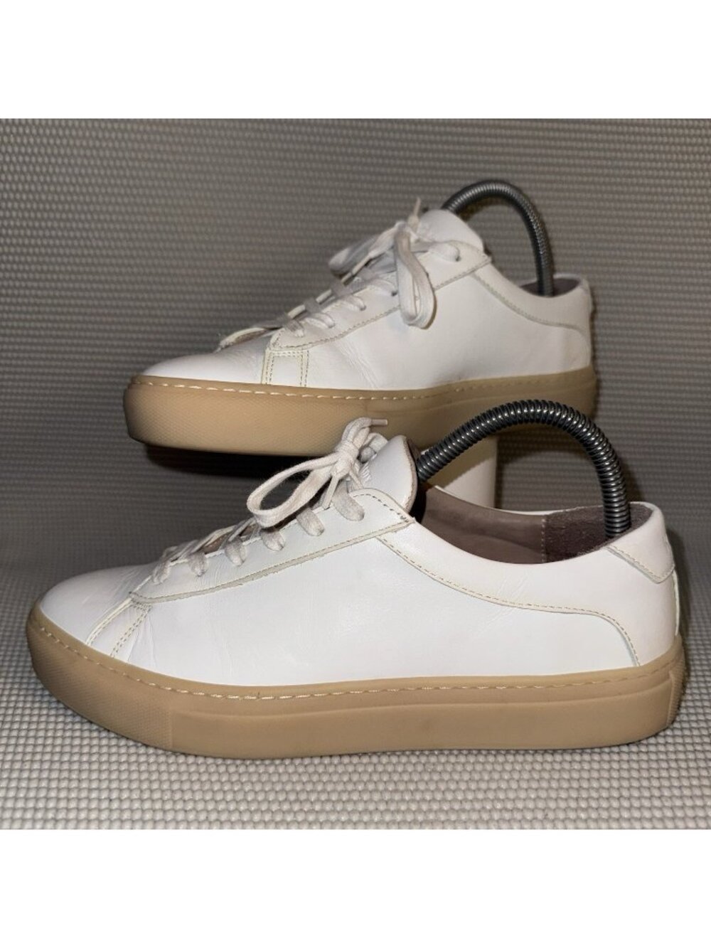 KOIO Capri White Leather Light Gum Casual Comfort Shoes Sneakers Women’s Size 8